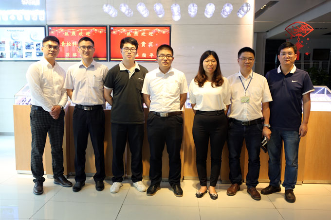 客（kè）人參觀草莓污视频